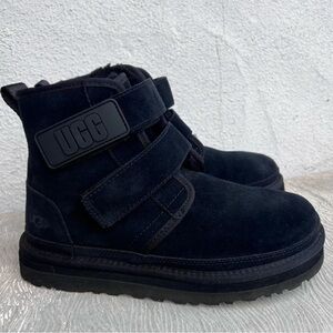 Velcro close Neumel UGG Uggs